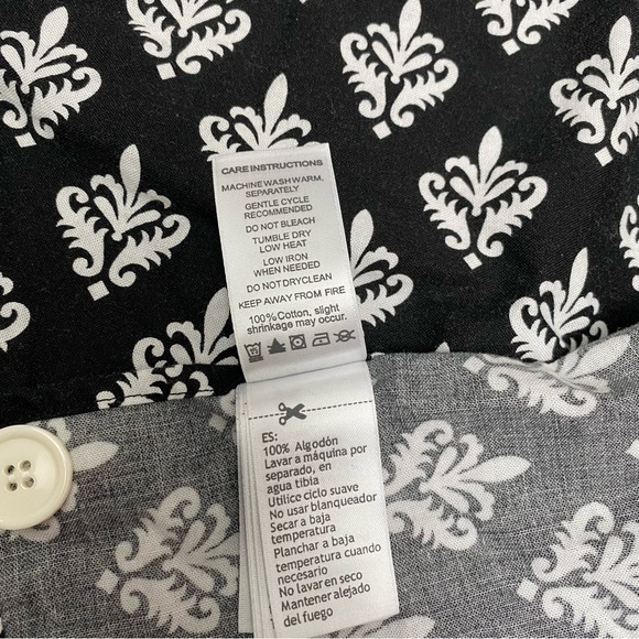 Bebe au Lait Nursing Cover in Black and White Damask Pattern - Picture 9 of 10